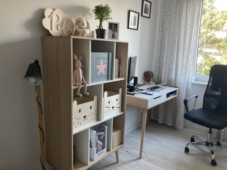 Kącik do nauki z biurkiem i regałem Sofie