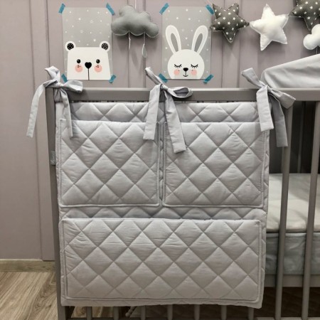 pikowany-organizer-na-lozeczko (2).jpg