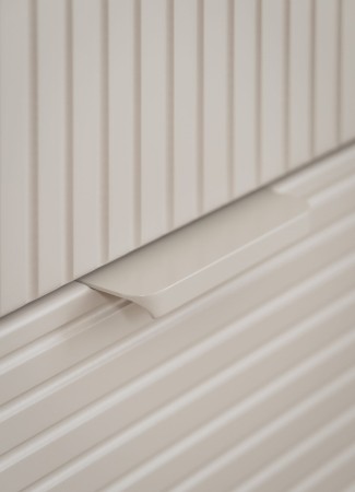 Miloo_champagne_lifestyle_15 — kopia.jpg