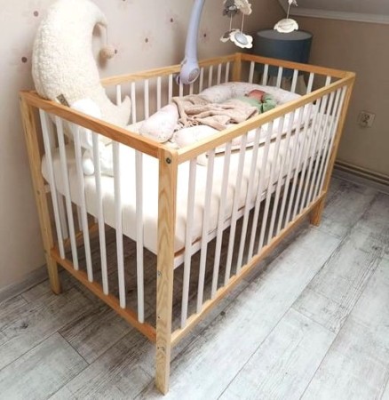 dominik biało-drew.jpg