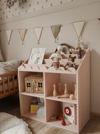 Polka_na_ksiazki_BookNook_rose_05.jpg