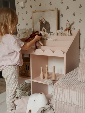 Polka_na_ksiazki_BookNook_rose_07.jpg