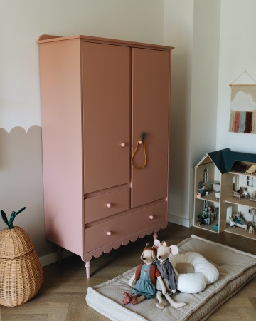 Szafa_2drzwiowa_z_szufladami_babushka_różowa_11.jpeg