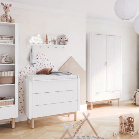 Meble dziecięce MILOO BABY I w pokoju niemowlaka – kolekcja Pinio