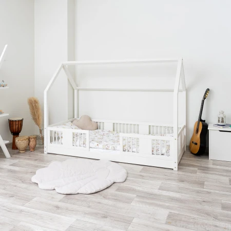 Drewniane łóżko dziecięce LUMI Roof II bez nóżek - Montessori