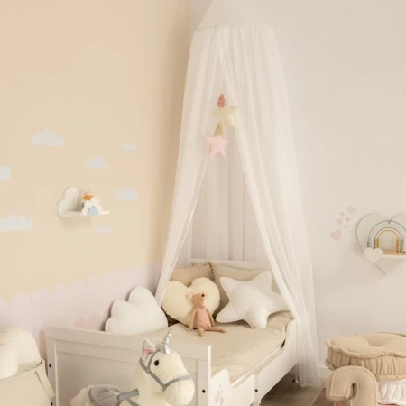Biały baldachim do łóżeczka Soft Veil z prześwitującej tkaniny