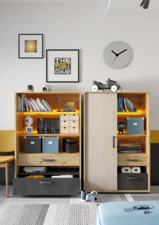 Regał Qubic z dwiema szufladami i półkami oraz Szafka Qubic z drzwiami, dwiema szufladami i otwartymi wnękami